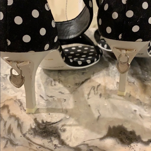 New super cute black and white polka dot sandals - Picture 3 of 6